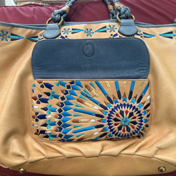 Isabella Fiore large tote. Beautiful embroidery - Picture 2 of 4